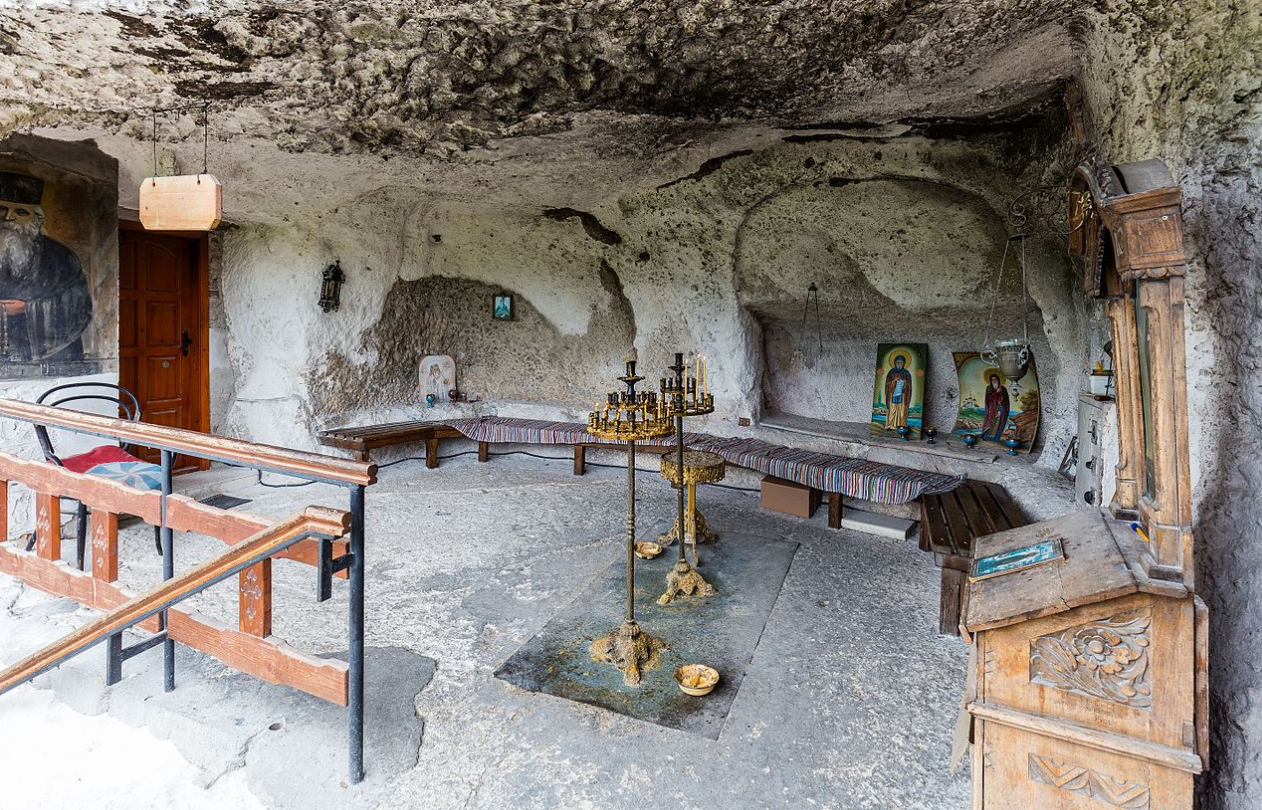 Basarbovo Rock Monastery ( Basarbovski Monastery )