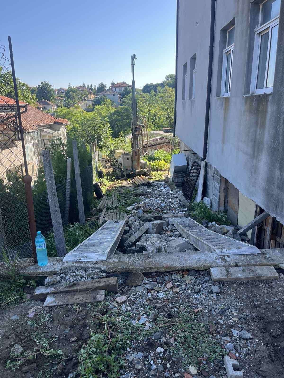 Оглед на терен за сондаж за вода — имот в Бургаски регион