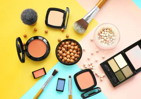 How-to-ship-make-up-and-cosmetics-internationally-scaled_7PB7