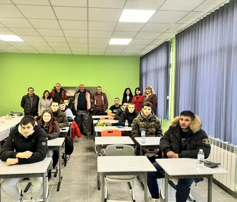 Професионалната гимназия по механоелектротехника — снимка 1 от сайта на фирмата