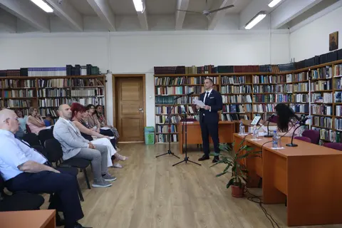 РЕГИОНАЛНА БИБЛИОТЕКА П Р СЛАВЕЙКОВ Велико Търново — снимка 4 от сайта на фирмата