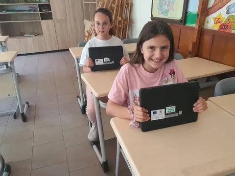 Първо Основно Училище Свети Климент Охридски Сандански — снимка 4 от сайта на фирмата