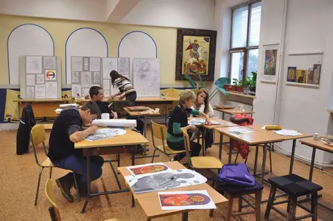 НАЦИОНАЛНА ГИМНАЗИЯ ЗА ПРИЛОЖНИ ИЗКУСТВА ТРЕВНЕНСКА ШКОЛА Трявна — снимка 3 от сайта на фирмата
