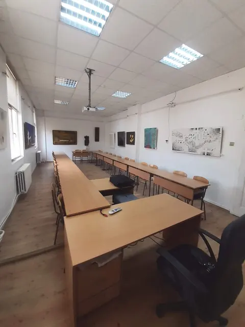 НАЦИОНАЛНА ГИМНАЗИЯ ЗА ПРИЛОЖНИ ИЗКУСТВА ТРЕВНЕНСКА ШКОЛА Трявна — снимка 8 от сайта на фирмата