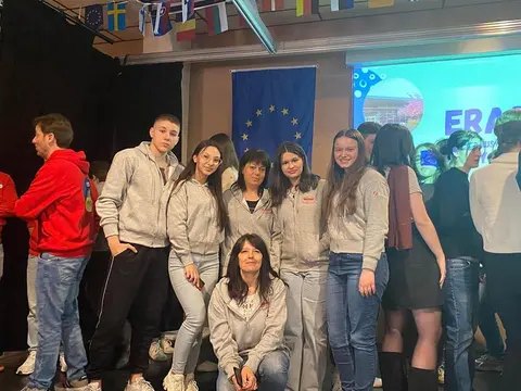 Профилирана гимназия Д-р Иван Панов Берковица — снимка 5 от сайта на фирмата