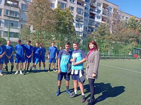 Професионална Гимназия по Текстилни и Кожени Изделия София — снимка 4 от сайта на фирмата