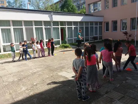 Детска Градина Пчелица Казанлък — снимка 2 от сайта на фирмата