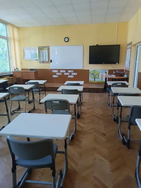 Средно училище Христо Смирненски Плевен — снимка 2 от сайта на фирмата