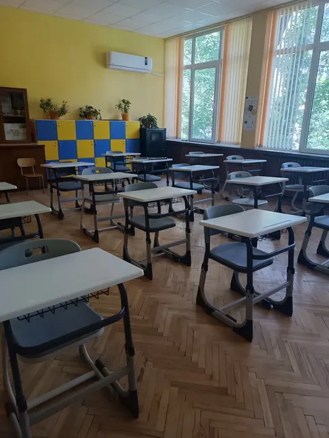 Средно училище Христо Смирненски Плевен — снимка 1 от сайта на фирмата