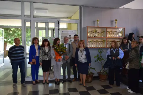 Основно Училище Св Патриарх Евтимий Велико Търново — снимка 9 от сайта на фирмата