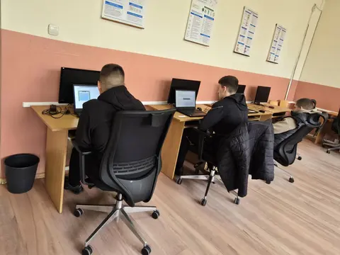 Средно училище Никола Йонков Вапцаров Петрич — снимка 3 от сайта на фирмата
