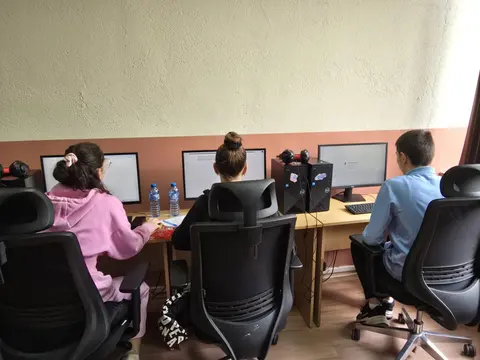 Средно училище Никола Йонков Вапцаров Петрич — снимка 2 от сайта на фирмата