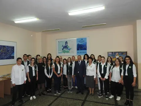 Средно училище Никола Войводов Враца ( СУ Никола Войводов ) — снимка 3 от сайта на фирмата
