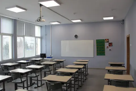 Профилирана гимназия с преподаване на английски език Гео Милев Бургас — снимка 10 от сайта на фирмата