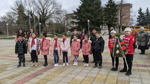 Обединено училище Свети Паисий Хилендарски Плиска ( ОУ Плиска ) ( Основно Училище Свети Паисий Хилендарски Плиска ) — снимка 8 от сайта на фирмата