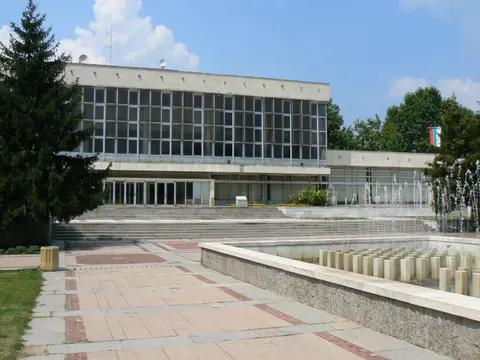ДЪРЖАВЕН КУКЛЕН ТЕАТЪР СЛИВЕН — снимка 1 от сайта на фирмата