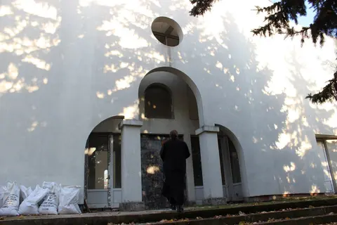 Храм Въздвижение на Светия Кръст Господен — снимка 10 от сайта на фирмата