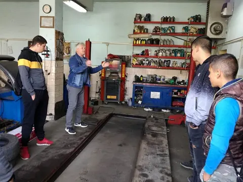 ПГТ Юрий Гагарин ( Професионална гимназия по транспорт Радомир ) — снимка 3 от сайта на фирмата