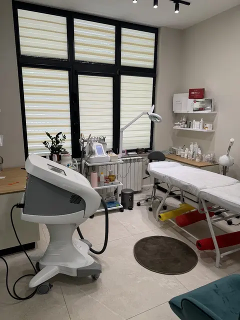 Салон за Красота Euphoria Фризьорски и козметични услуги в София Крива Река — снимка 3 от сайта на фирмата