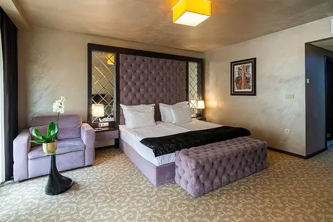 Хотел Роял / Hotel Royal — снимка 1 от сайта на фирмата
