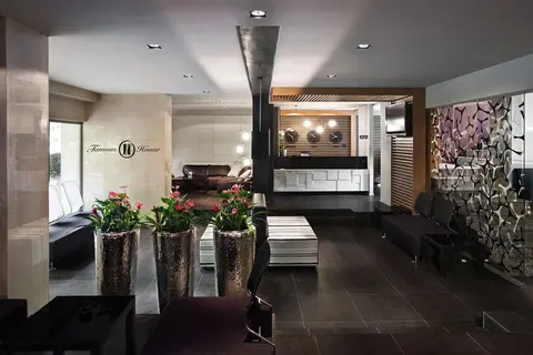 Хотел FAMOUS HOUSE — снимка 2 от сайта на фирмата