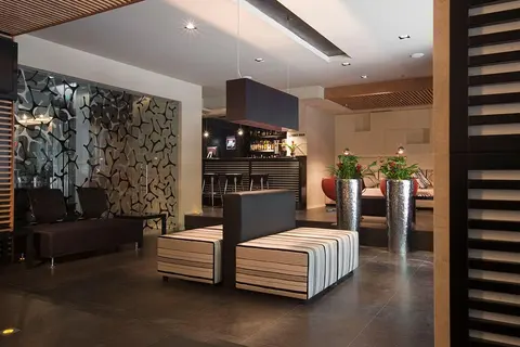 Хотел FAMOUS HOUSE — снимка 3 от сайта на фирмата
