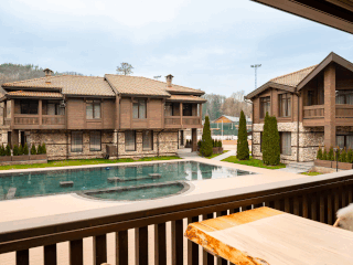 V Chalet Residence