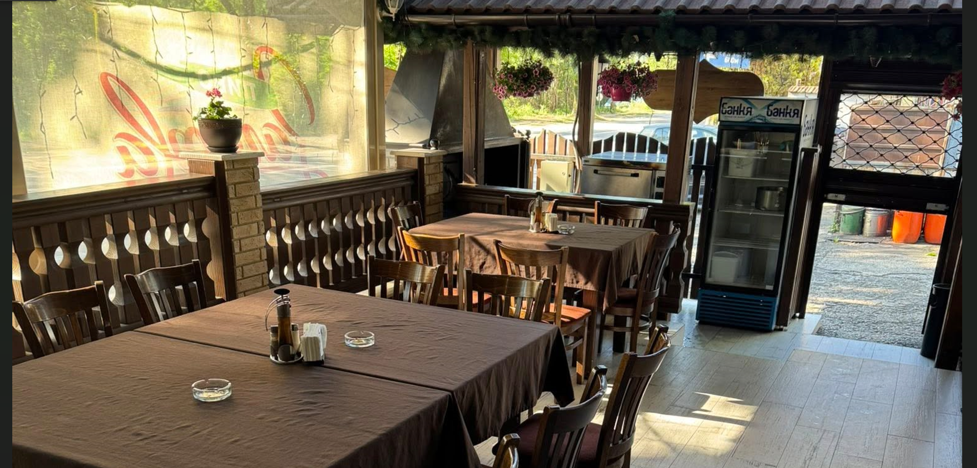 Крайпътен ресторант Викки в гр Луковит 30825