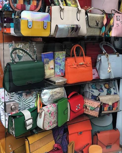 Магазин за чанти и аксесоари Jovanna Boutique