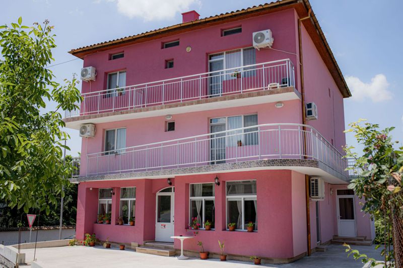 Къща за гости Розовата Къща Село Минерални Бани